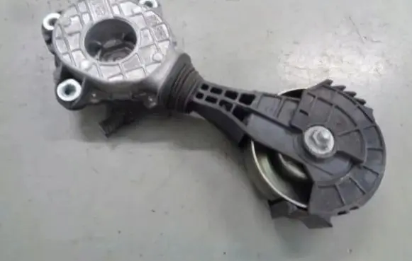 Citroen C3 Picasso Alternator belt tensioner 