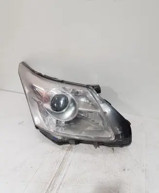 Toyota Avensis T270 Headlight/headlamp KOITO0512