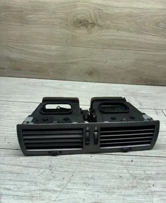BMW 7 E65 E66 Dash center air vent grill 8223599 69112039 6911204