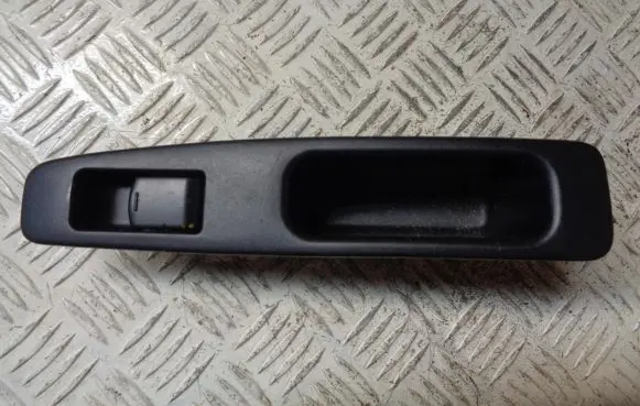Nissan Qashqai Electric window control switch 25411BR00A
