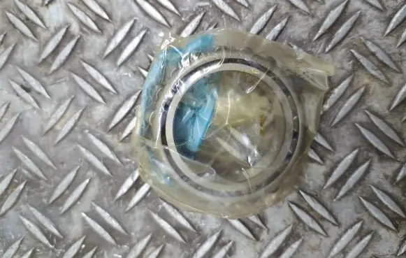 Ford Focus Front wheel bearing hub 