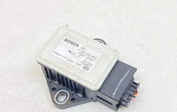 Nissan Qashqai ESP acceleration yaw rate sensor 0265005665 47931JD00A