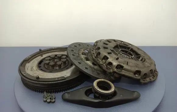 BMW 5 E39 Clutch set kit 324019910