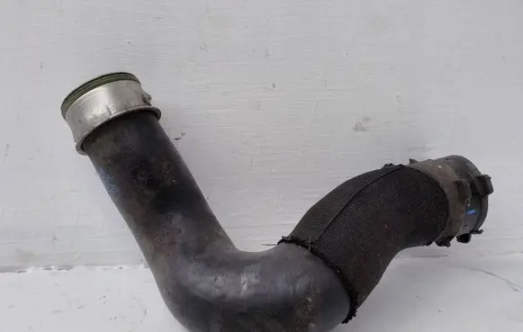 Audi Q7 4L Intercooler hose/pipe 7L6145738A
