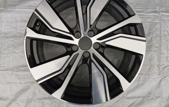 Volvo XC40 R20 alloy rim 32243376