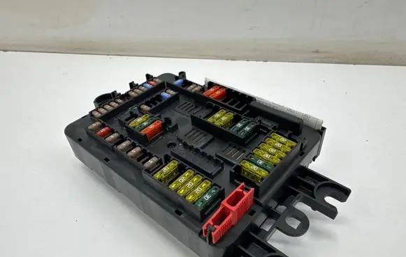 BMW 3 F30 F35 F31 Fuse module 9337880
