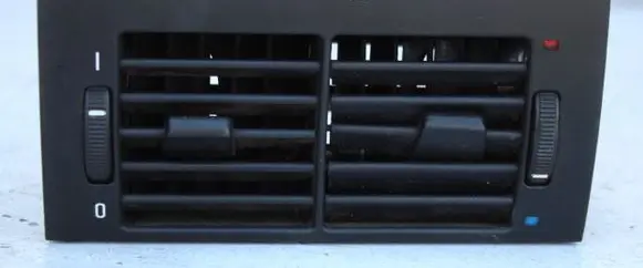 BMW 5 E39 Dash center air vent grill