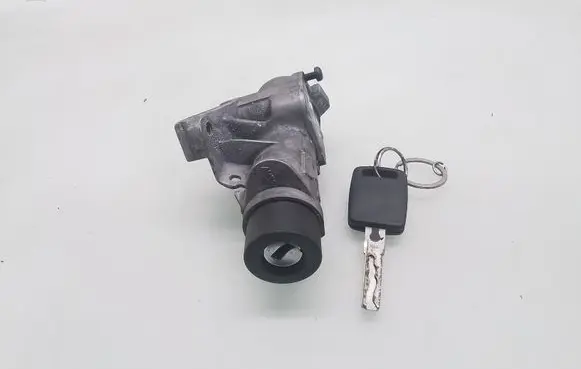 Audi A4 S4 B5 8D Ignition lock 4B0905851C