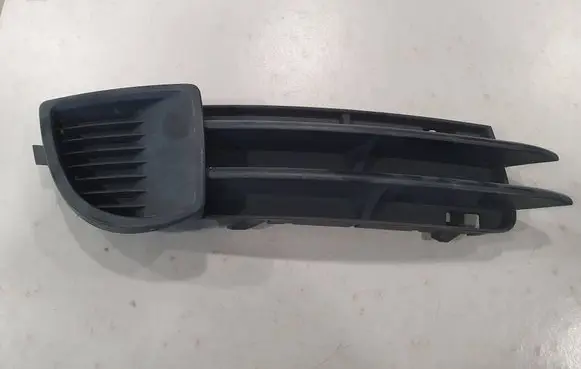 Audi A3 S3 A3 Sportback 8P Front bumper lower grill 8P4807682A