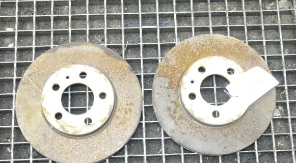 Volkswagen Polo VI Front brake disc