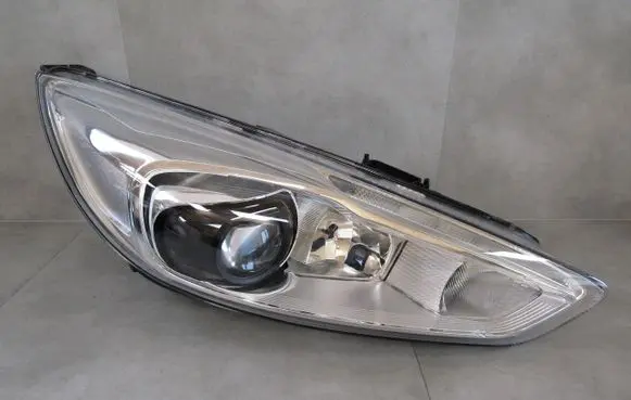 Ford Focus Headlight/headlamp F1EB13D154AD