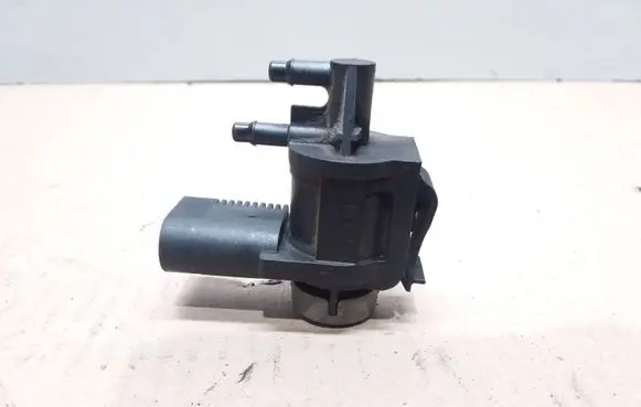 Vacuum valve