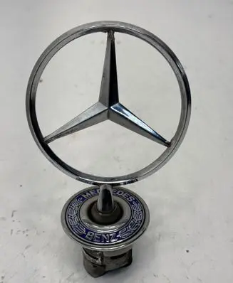 Mercedes-Benz E W211 Manufacturer badge logo/emblem