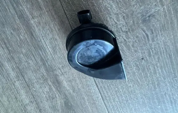 Nissan X-Trail T33 Horn signal 004035