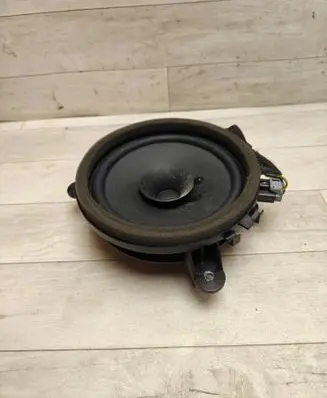 Volvo V70 Front door speaker 30657444