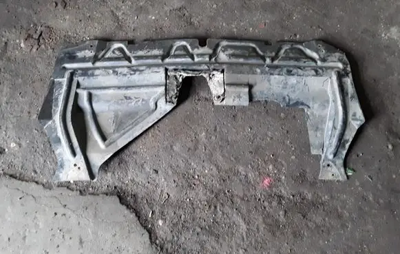 Peugeot 406 Engine splash shield/under tray 9623400880