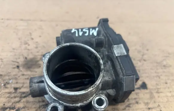 Opel Insignia B Throttle valve 55496779AA