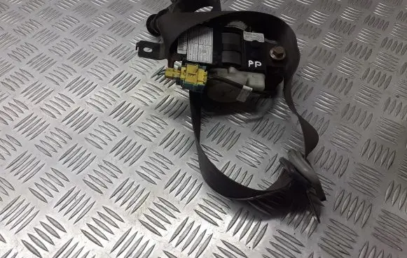 Honda CR-V Front seatbelt BRAK