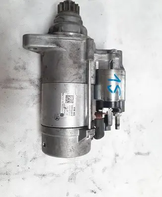 Volkswagen Golf VII Starter motor 02M911024B