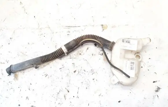 Mitsubishi Pajero Sport I Windshield washer fluid reservoir/tank 860141145 860141-145