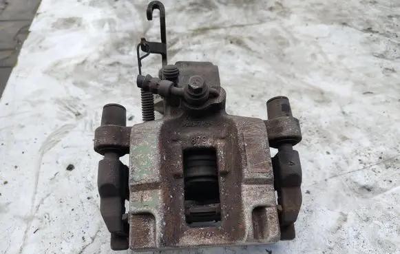 Peugeot 308 Rear brake caliper 
