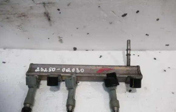 Peugeot 107 Fuel injector 23250-0G030