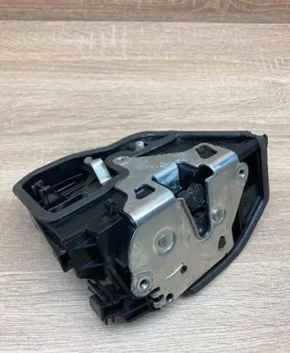 BMW X3 F25 Rear door lock 7318414 I120085