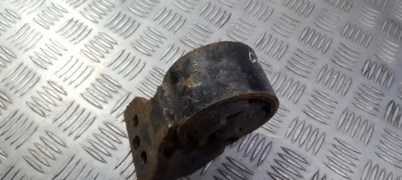 Suzuki Baleno EG Engine mount bracket