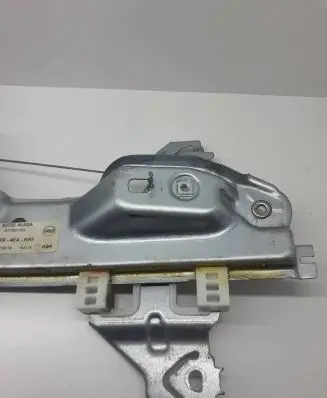 Nissan Qashqai Rear door window regulator with motor 827004EA0A C17321101