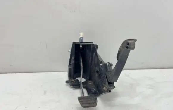 Renault Master III Accelerator throttle pedal 180107523R 6PV00997800 23042013