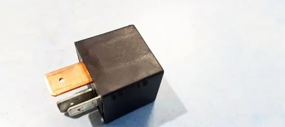 Skoda Octavia Mk2 (1Z) Other relay 3D0951253A