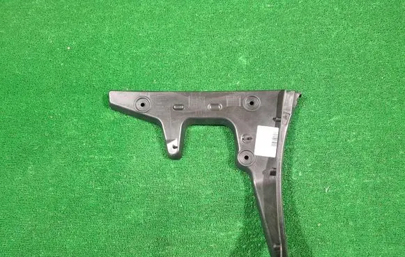 Audi A6 S6 C6 4F Rear bumper mounting bracket 4F9807453
