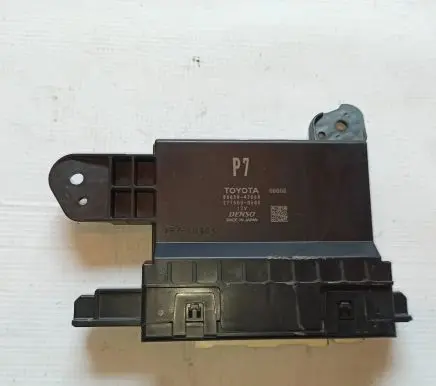 Toyota Prius Prime Other control units/modules 8865047560 2775000580