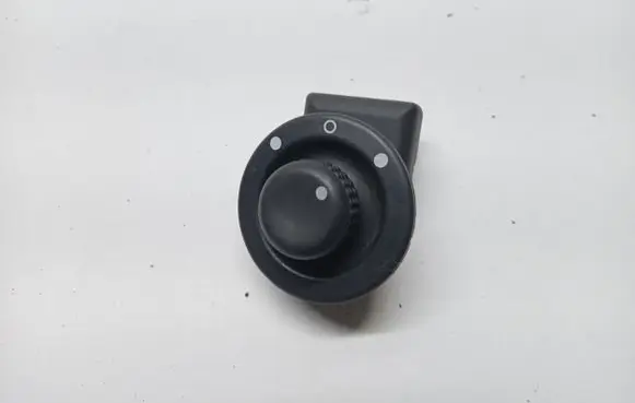 Renault Megane II Wing mirror switch 8200002442B