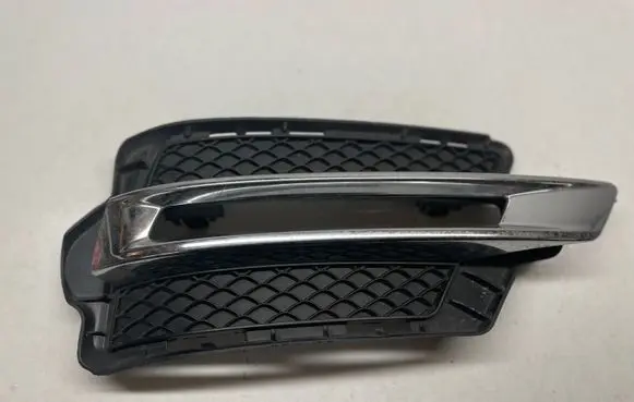 Mercedes-Benz GLK (X204) Front bumper lower grill A2048853022 2048853022