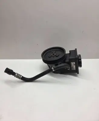 BMW 5 E60 E61 Power steering pump 7693974101
