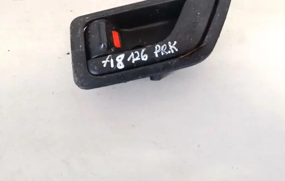 Hyundai Getz Front door interior handle 82611tb010 82611-tb010