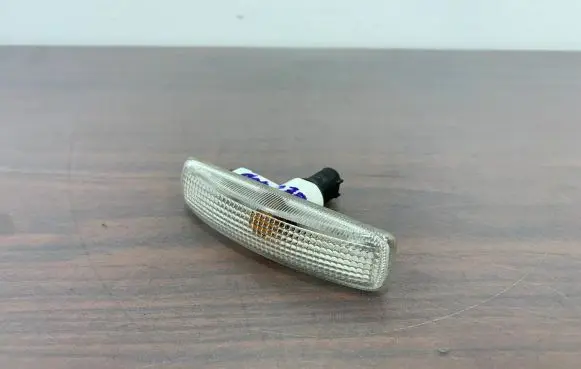 Land Rover Freelander Front fender indicator light CH9H2213H350A