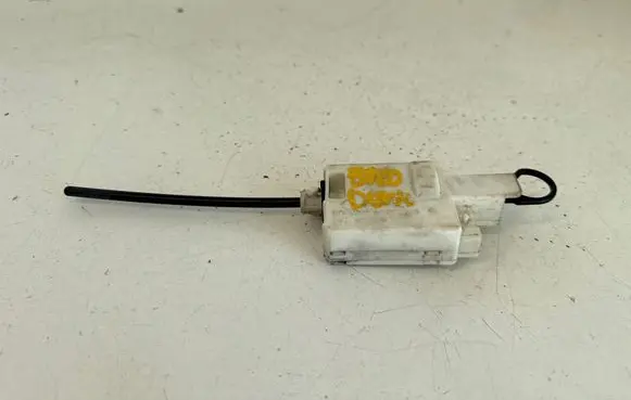 Opel Vivaro Fuel tank cap lock 8200032984 91166138