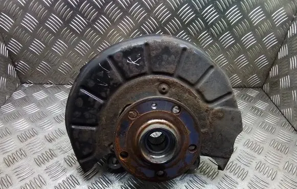 Volkswagen PASSAT B6 Front wheel hub