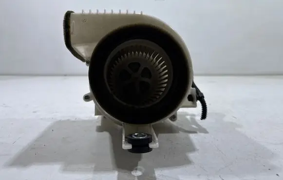Toyota RAV 4 (XA40) Hybrid/electric vehicle battery fan 0160702061 DR55310002B