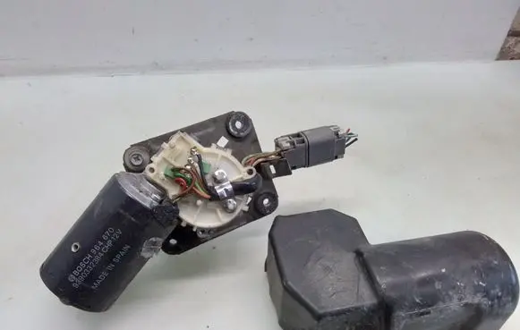 Ford Maverick Wiper motor 9390332378
