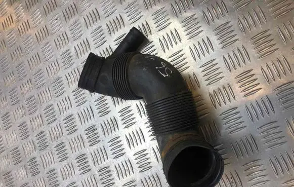 Volkswagen Touran I Air intake hose/pipe 3C0129654