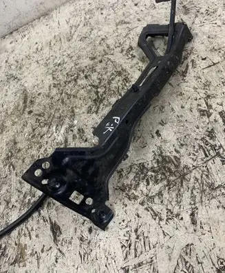 Audi A4 S4 B9 Radiator support slam panel bracket 