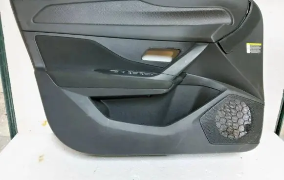 Peugeot 308 Front door card panel trim 2620828XZD 98381574ZD