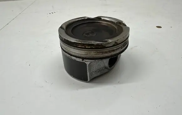 Mercedes-Benz C W206 Piston 