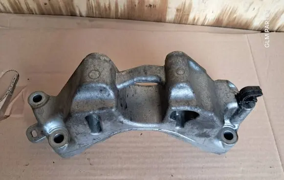Peugeot 3008 I Engine mounting bracket 9676523180