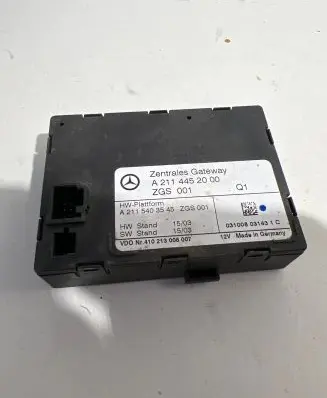Mercedes-Benz E W211 Gateway control module A2114452000 2114452000