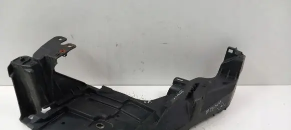 Renault Megane III Headlight/headlamp mounting bracket