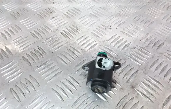 Mercedes-Benz Sprinter W906 Fuel pressure regulator 9307Z530A 2162E 41556B07